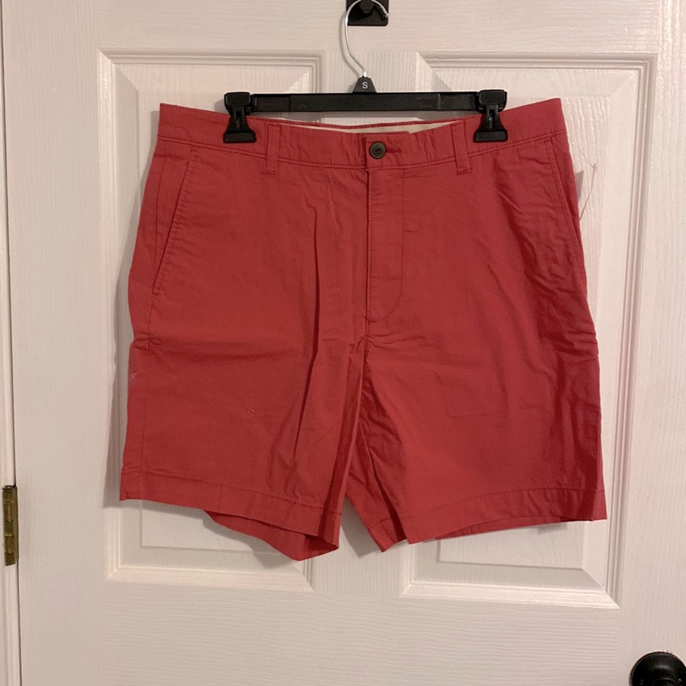 Men’s 33W Red/Rust Colored Shorts with great Stretch!! NWT, never worn NEW